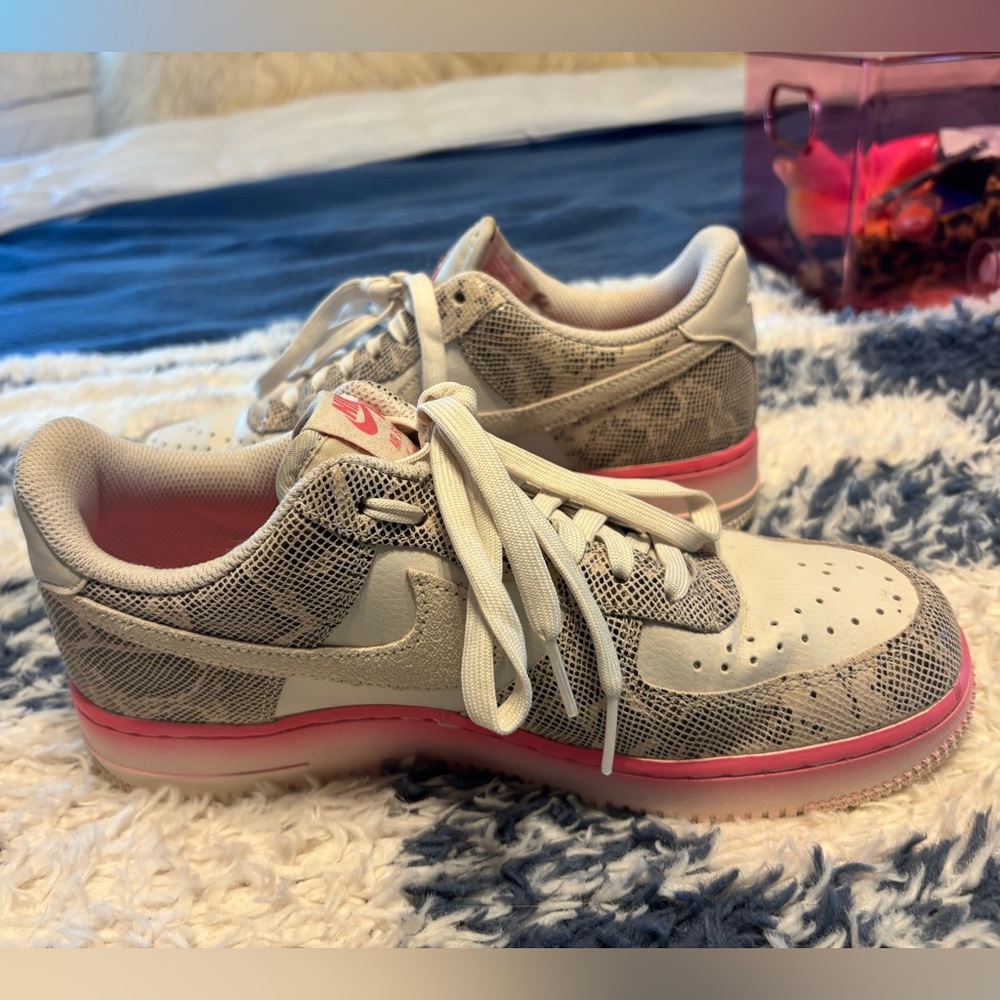 Nike Air Force LE